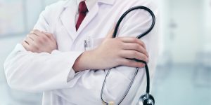 CONTRATAR-SEGURO-MÉDICO-840x420